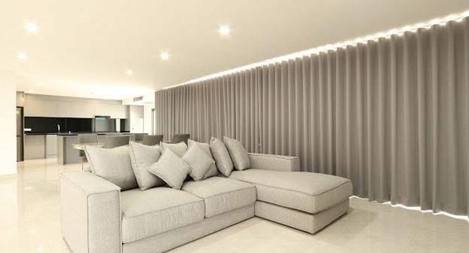For rent 3 bedrooms condo in Bang Na, Bangkok