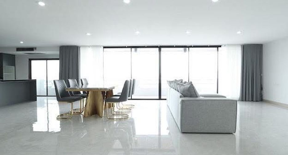 For rent 3 bedrooms condo in Bang Na, Bangkok