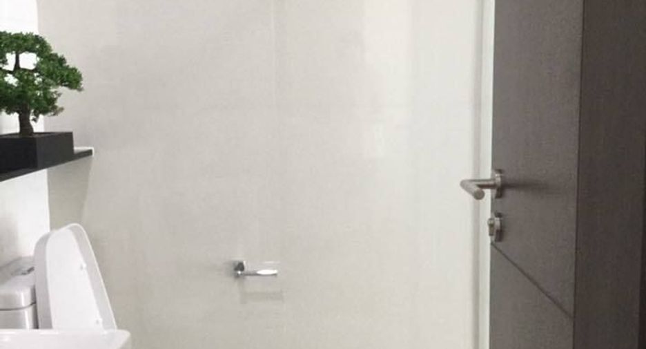 For rent 1 bed condo in Pathum Wan, Bangkok
