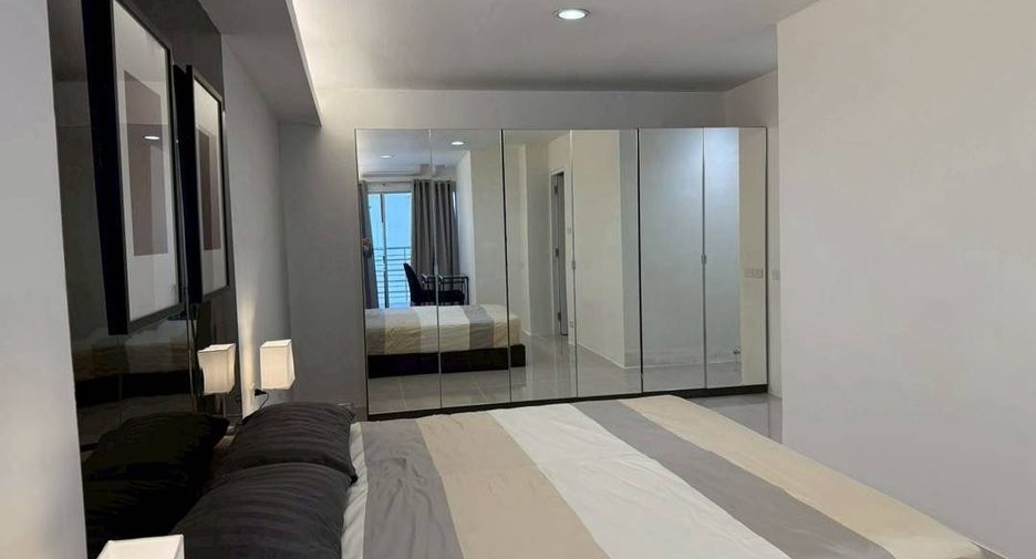 À louer 6 chambres condo à Khlong Toei, Bangkok
