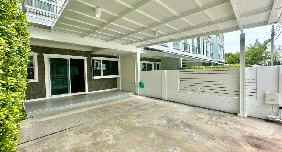 For rent 3 bedrooms house in Prawet, Bangkok