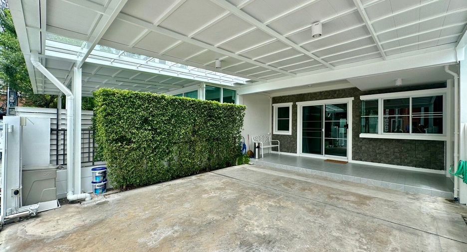 For rent 3 bedrooms house in Prawet, Bangkok