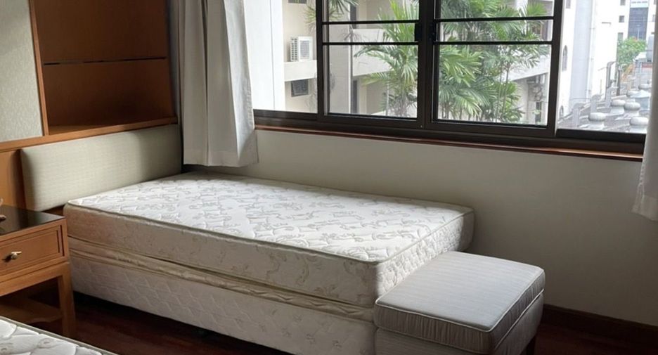 For rent 3 bedrooms apartment in Sathon, Bangkok