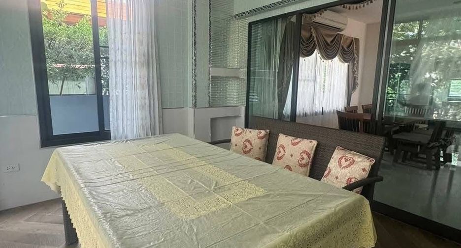 Аренда 4 спальни дом в Банг Кхае, Бангкок