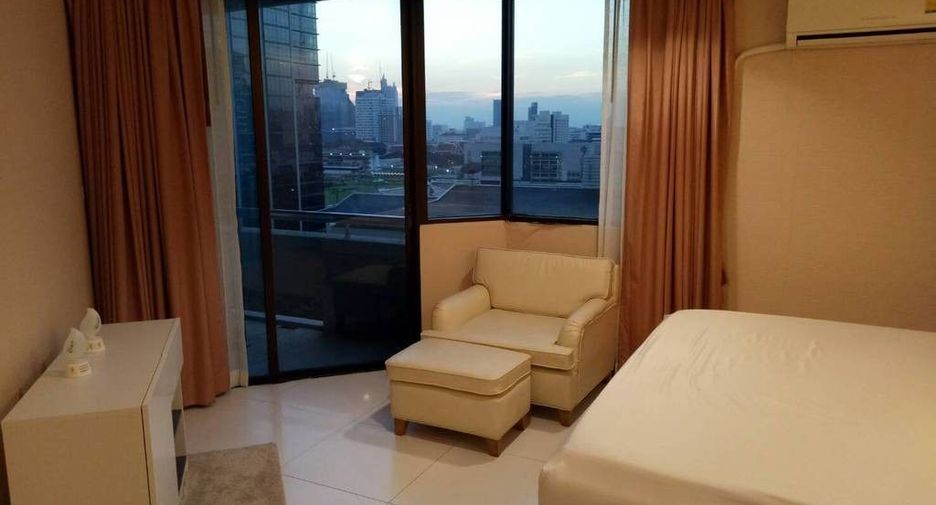 For rent 1 bed condo in Pathum Wan, Bangkok