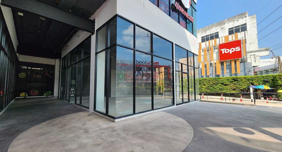For rent retail Space in Sathon, Bangkok
