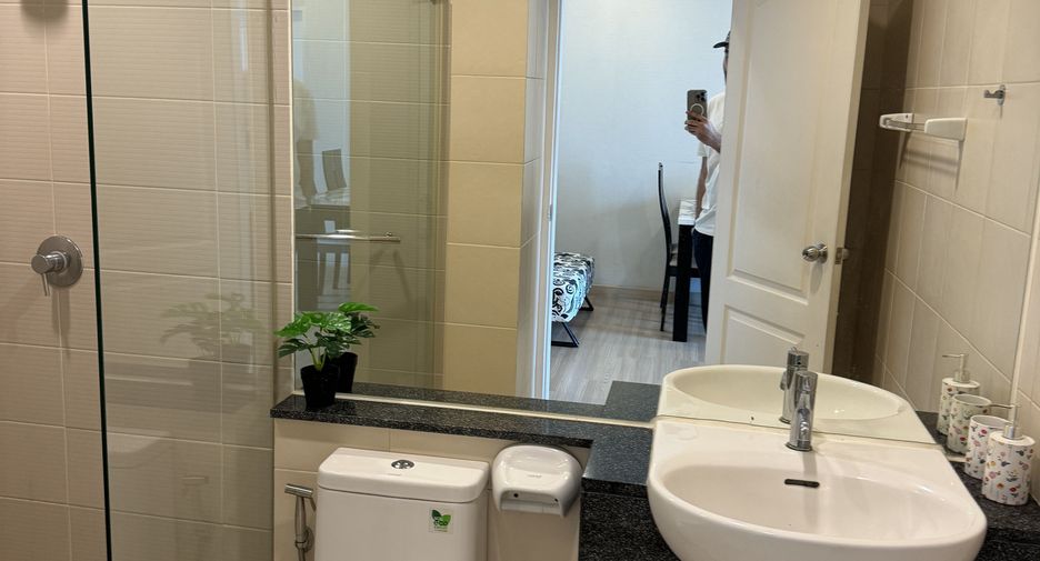 For rent 2 bedrooms condo in Khlong San, Bangkok