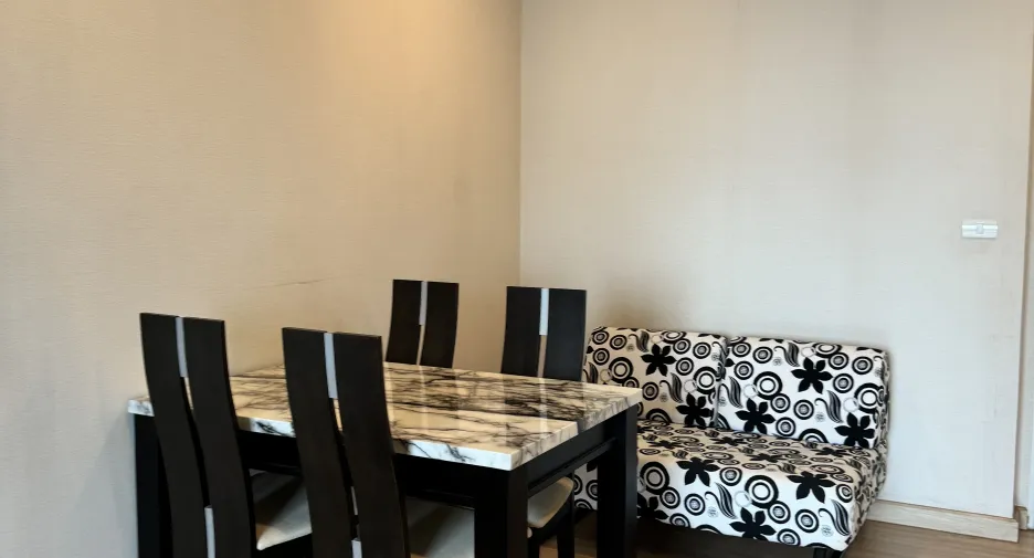 For rent 2 bedrooms condo in Khlong San, Bangkok