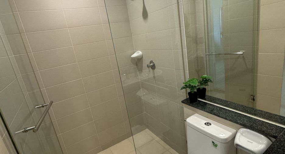 For rent 2 bedrooms condo in Khlong San, Bangkok