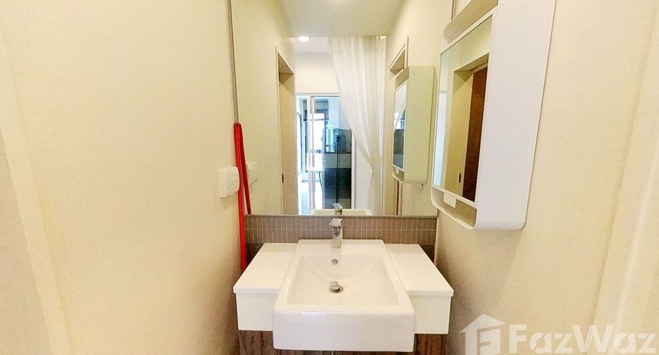 For rent 2 bedrooms condo in Huai Khwang, Bangkok