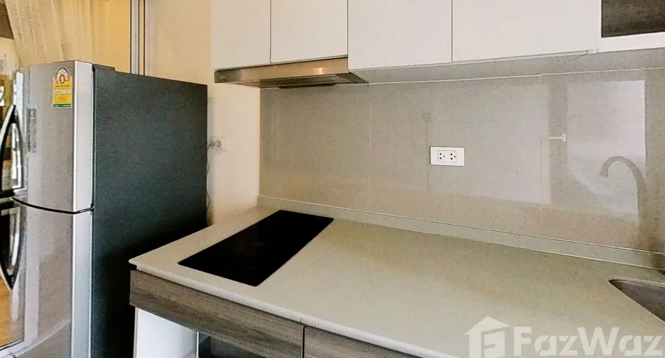 For rent 2 bedrooms condo in Huai Khwang, Bangkok