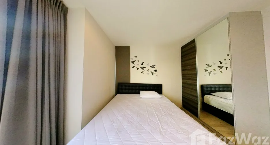 For rent 2 bedrooms condo in Huai Khwang, Bangkok