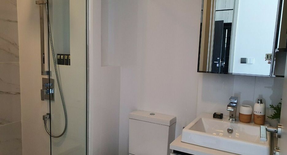 For rent 1 bed condo in Phra Khanong, Bangkok