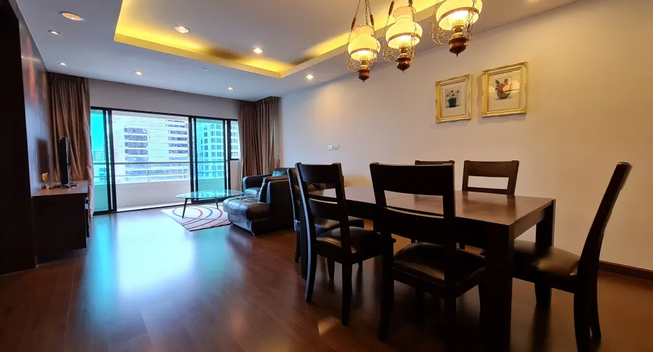 For rent 3 bedrooms condo in Sathon, Bangkok