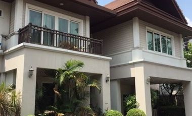 For rent 4 bedrooms house in Khlong Toei, Bangkok