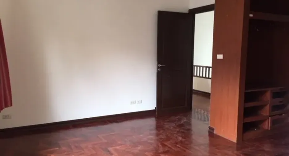 ให้เช่า 4 ห้องนอน บ้านเดี่ยว ใน คลองเตย, กรุงเทพฯ