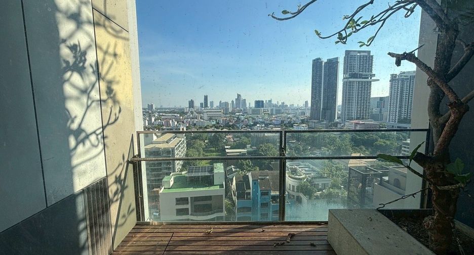 For rent 3 bedrooms condo in Sathon, Bangkok