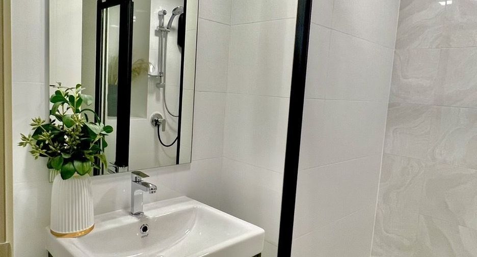 For rent 1 bed condo in Lat Phrao, Bangkok