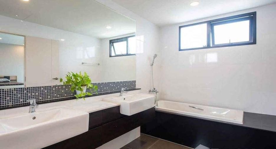 For rent 5 bedrooms house in Phasi Charoen, Bangkok