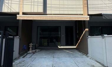 Reihenhaus zur Miete mit 3 Zimmer in Saphan Sung, Bangkok