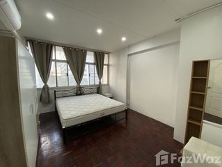 For rent 3 bedrooms condo in Huai Khwang, Bangkok