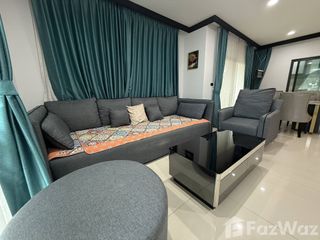 For rent 4 bedrooms townhouse in Bang Kapi, Bangkok