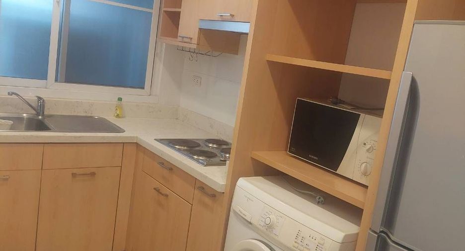 For rent 2 bedrooms condo in Watthana, Bangkok