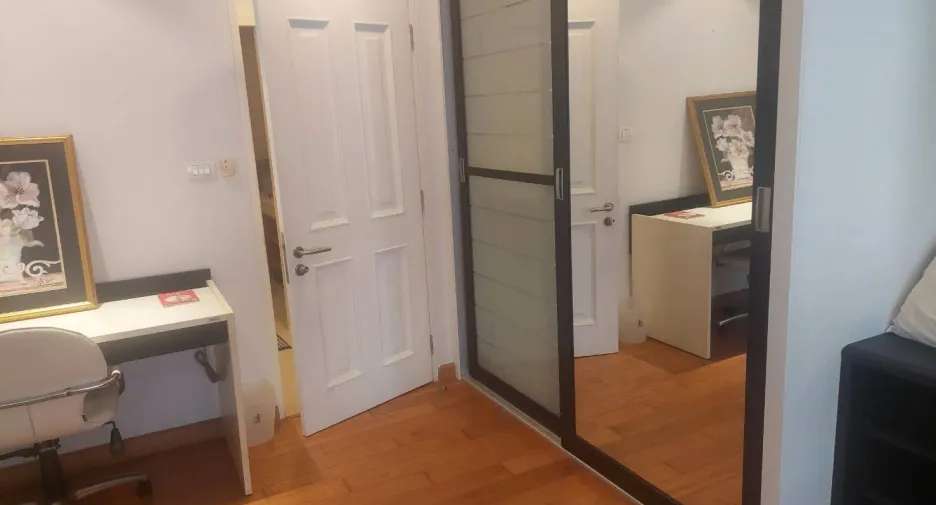 For rent 2 bedrooms condo in Watthana, Bangkok
