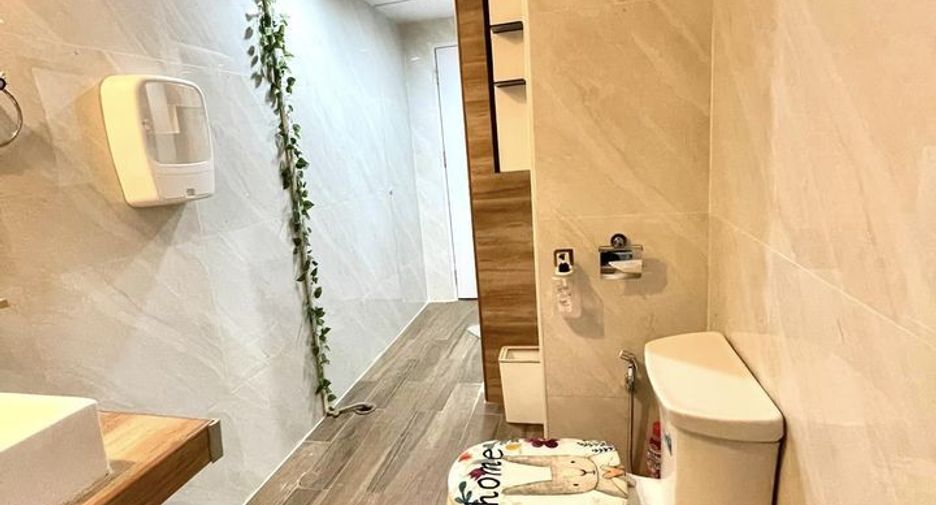 For rent 1 bed condo in Wang Thonglang, Bangkok