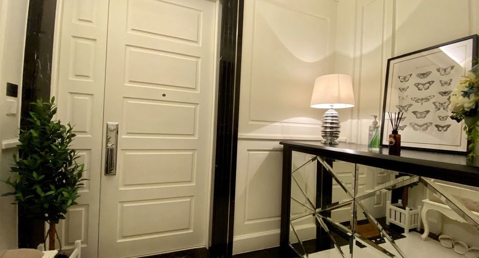 For rent 3 bedrooms condo in Watthana, Bangkok