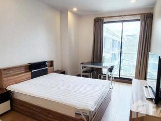For rent 2 bedrooms condo in Khlong San, Bangkok