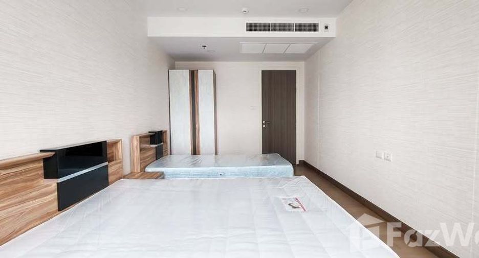 For rent 2 bedrooms condo in Khlong San, Bangkok