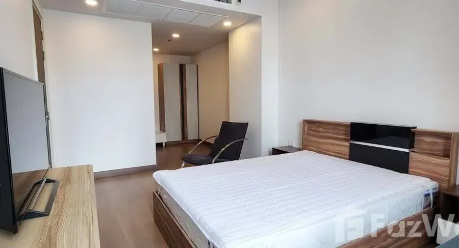 For rent 2 bedrooms condo in Khlong San, Bangkok