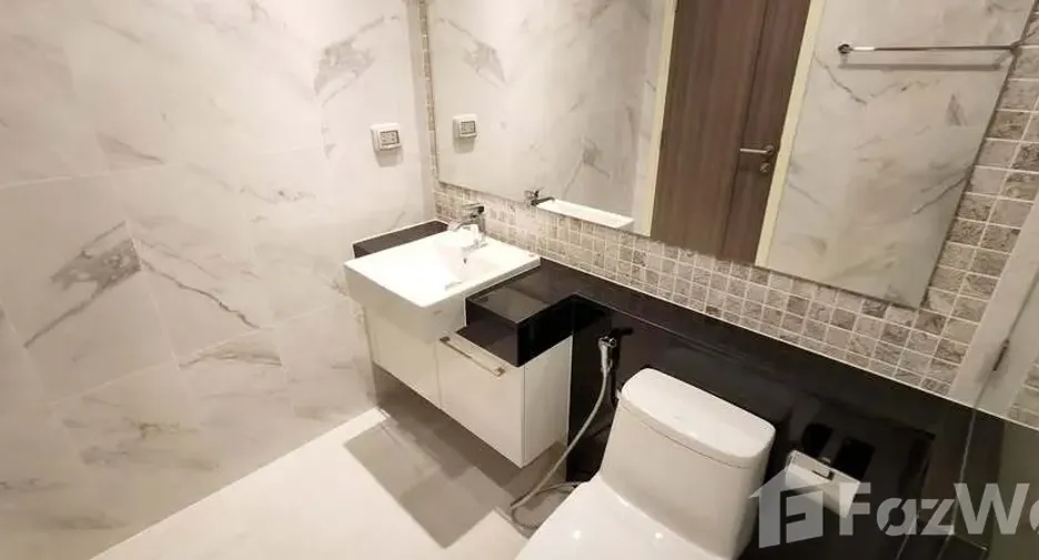 For rent 2 bedrooms condo in Khlong San, Bangkok