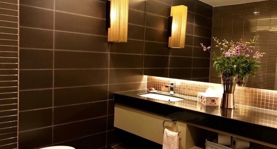 For rent 5 bedrooms condo in Pathum Wan, Bangkok