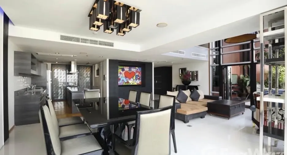 For rent 5 bedrooms condo in Pathum Wan, Bangkok