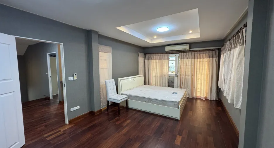 For rent 3 bedrooms house in Lat Krabang, Bangkok