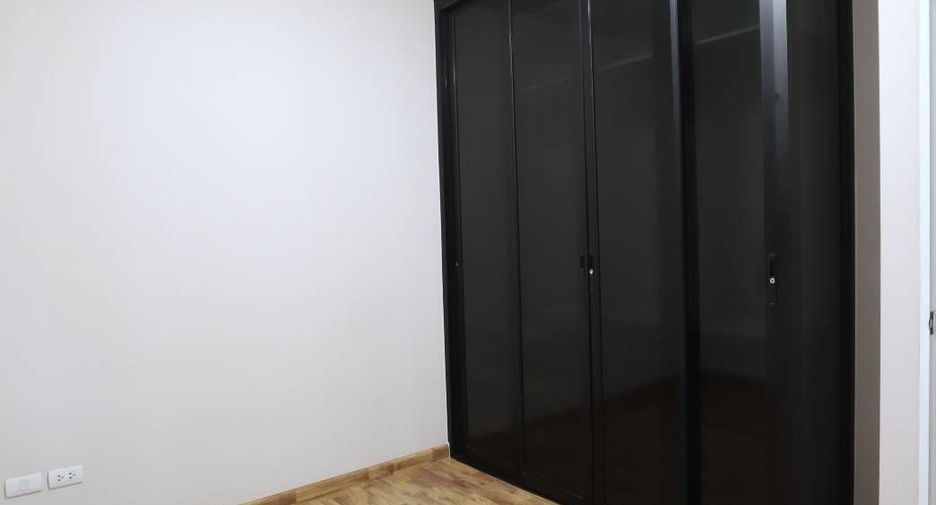 For rent 3 ベッドルーム townhouse in Phra Khanong, Bangkok