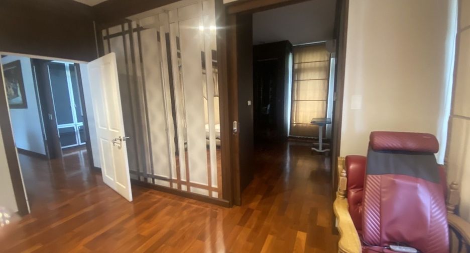 For rent 5 bedrooms house in Suan Luang, Bangkok