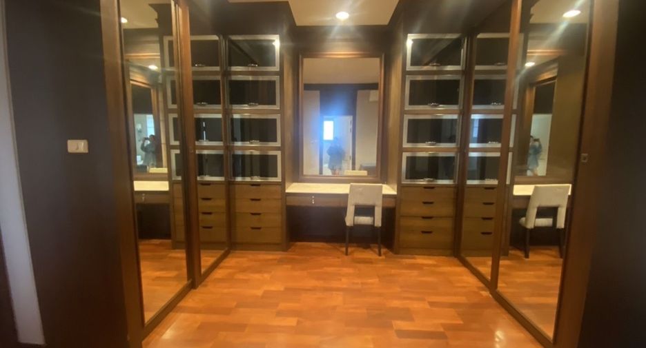 For rent 5 bedrooms house in Suan Luang, Bangkok