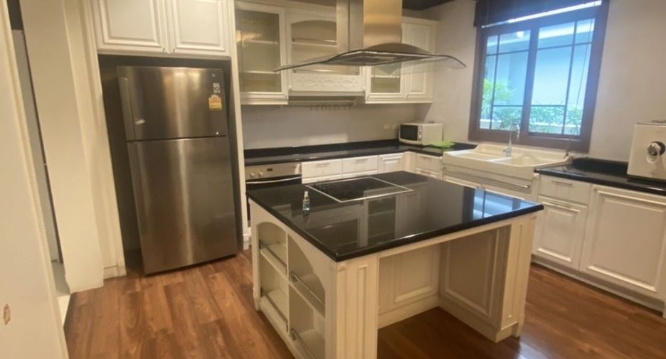 For rent 5 bedrooms house in Suan Luang, Bangkok