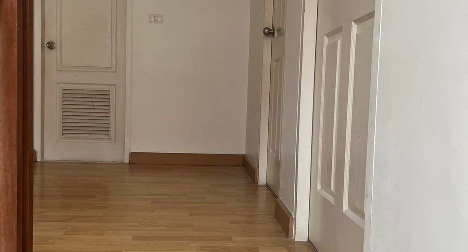 Haus zur Miete mit 3 Zimmer in Bang Phli, Samut Prakan