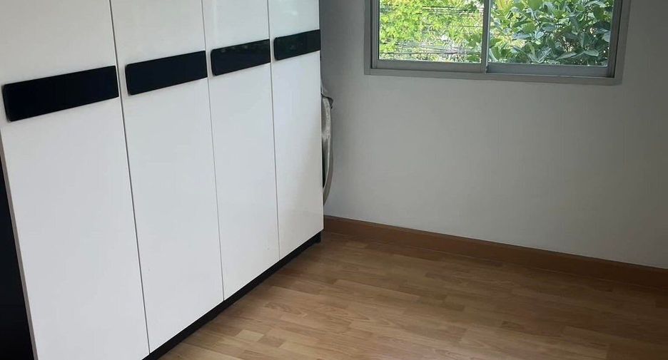 Haus zur Miete mit 3 Zimmer in Bang Phli, Samut Prakan
