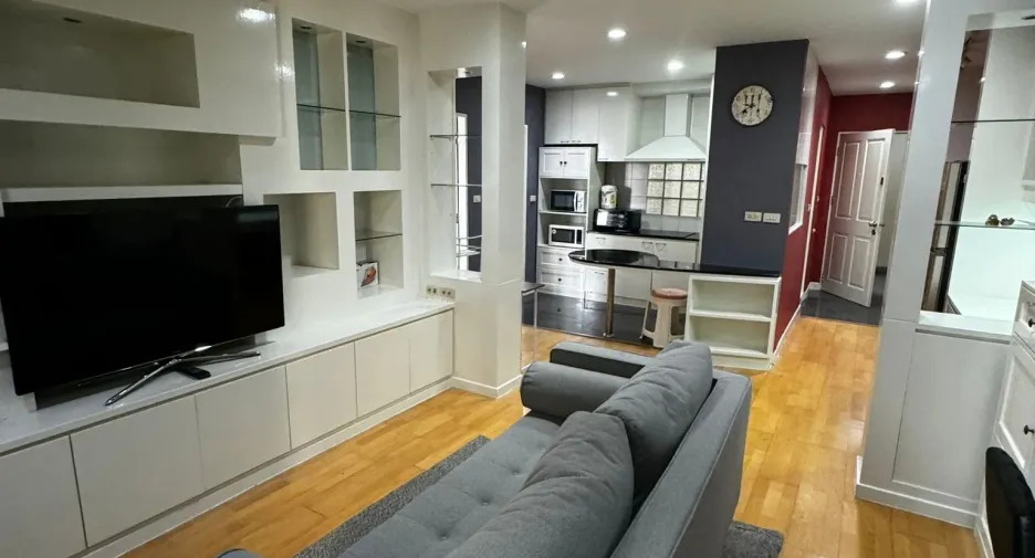 For rent 2 bedrooms condo in Khlong Toei, Bangkok