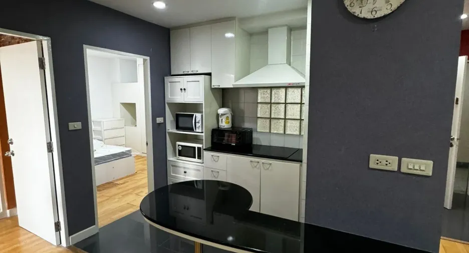 For rent 2 bedrooms condo in Khlong Toei, Bangkok