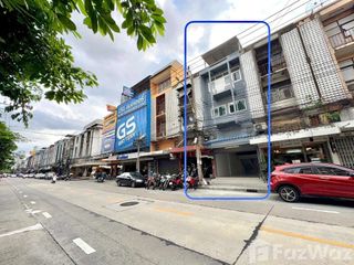 Gewerbefläche zur Miete mit 2 Zimmer in Huai Khwang, Bangkok