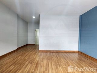 For rent 3 bedrooms townhouse in Bang Khen, Bangkok