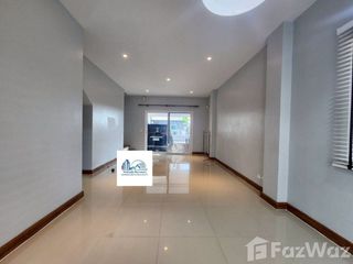 For rent 3 bedrooms townhouse in Bang Khen, Bangkok