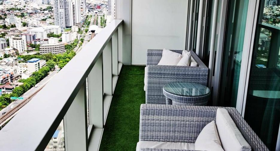 For rent 2 bedrooms condo in Sathon, Bangkok
