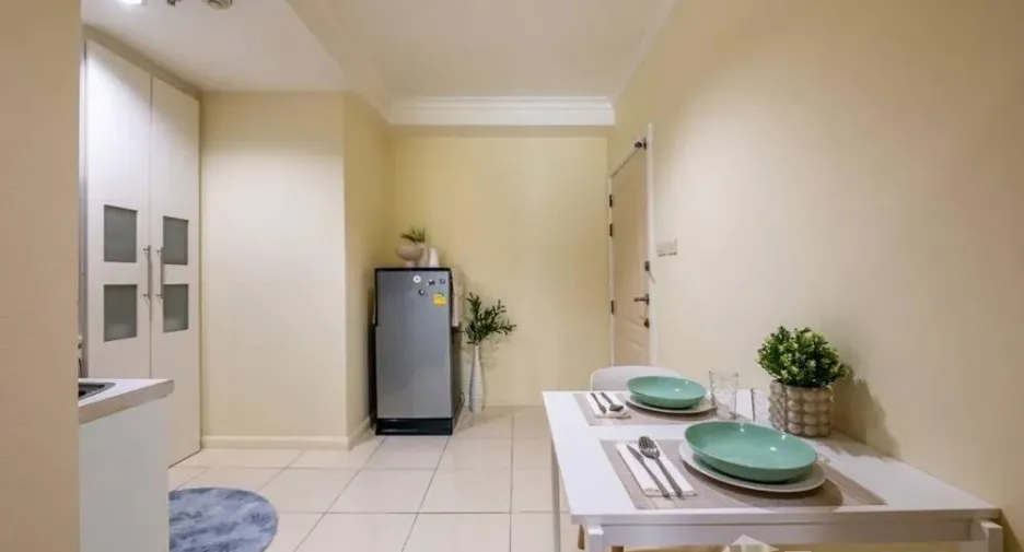 Wohnung zur Miete mit Studio in Watthana, Bangkok